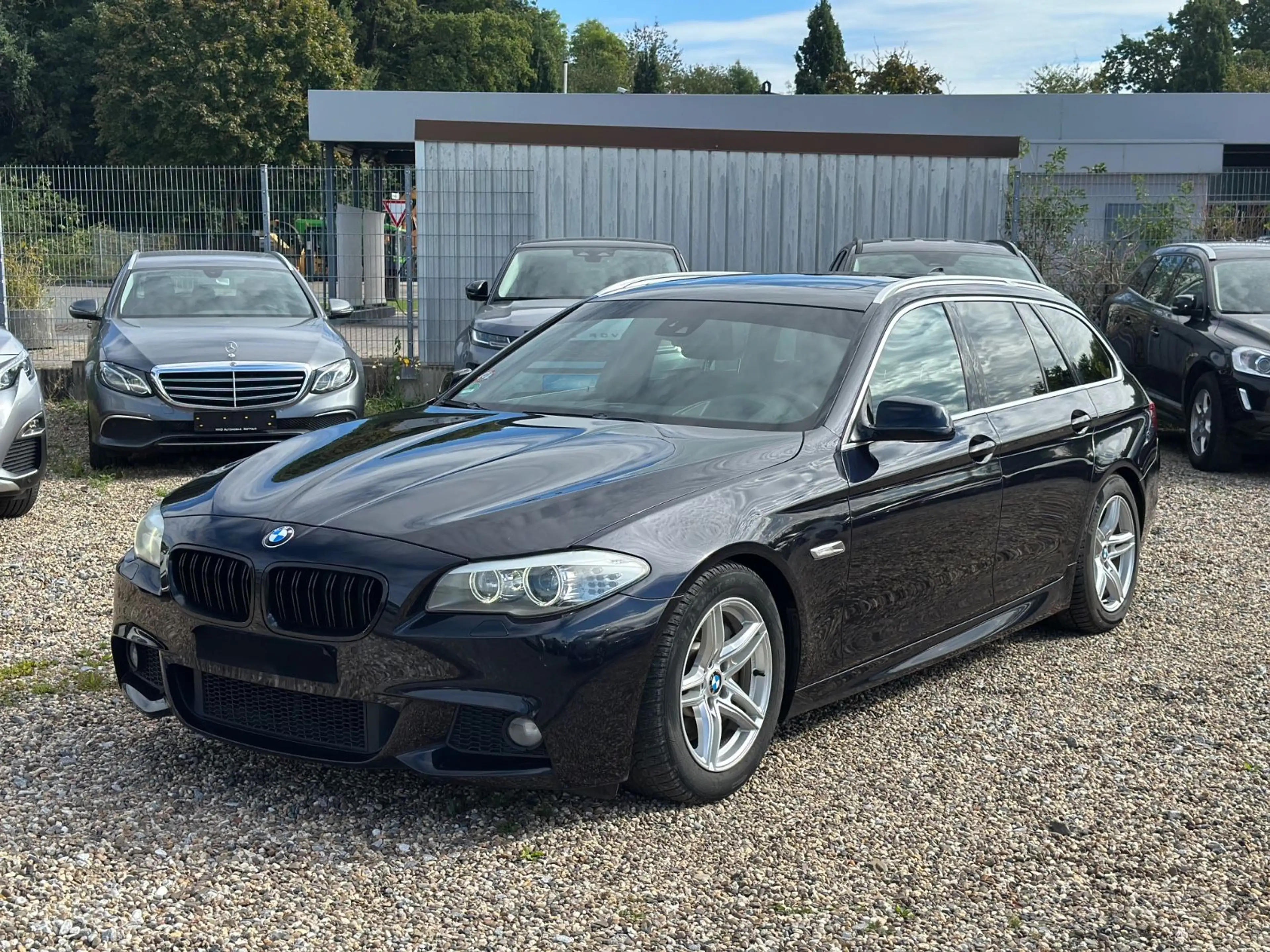 BMW 530 d Touring M Paket Hud Panorama Kamera Leder