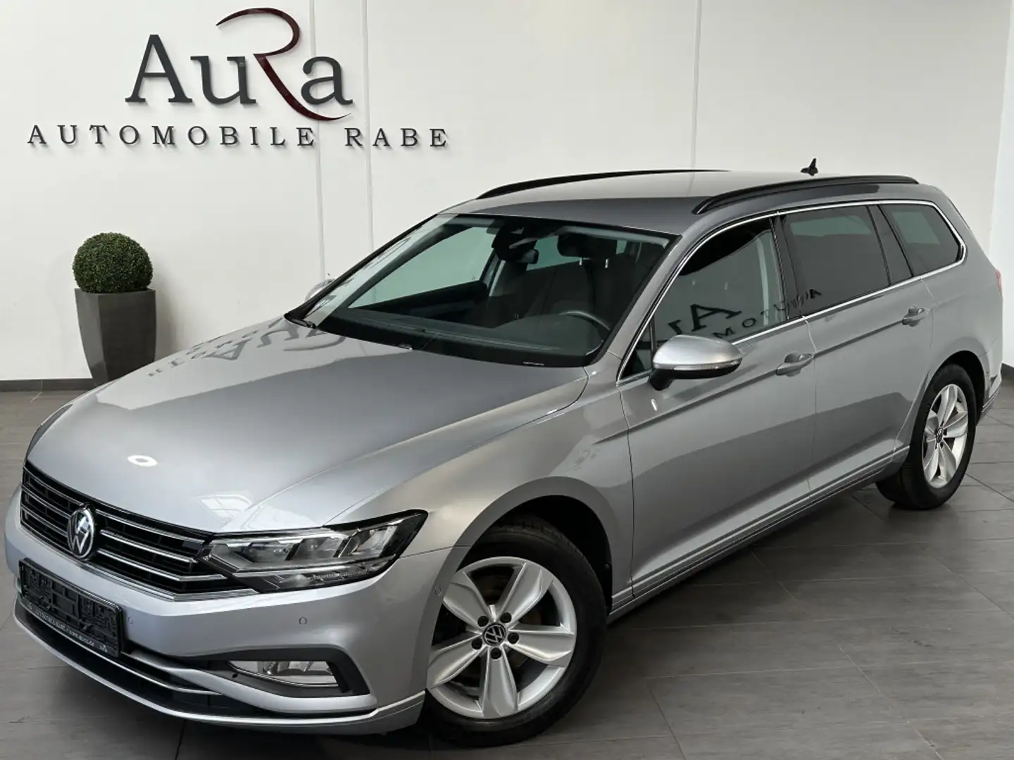 Volkswagen Passat Variant 2.0 TDI DSG Business NAV+LED+ACC Silber - 2