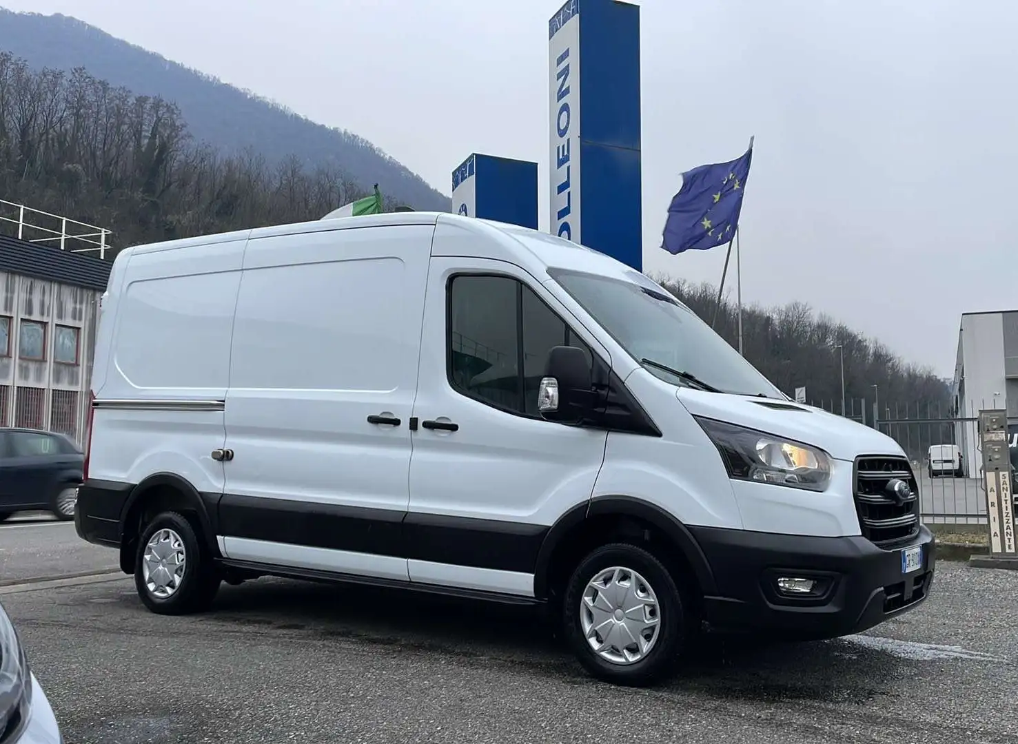 Ford Transit 2.0 tdci hybrid 130 cv passo medio tetto medio Bianco - 1