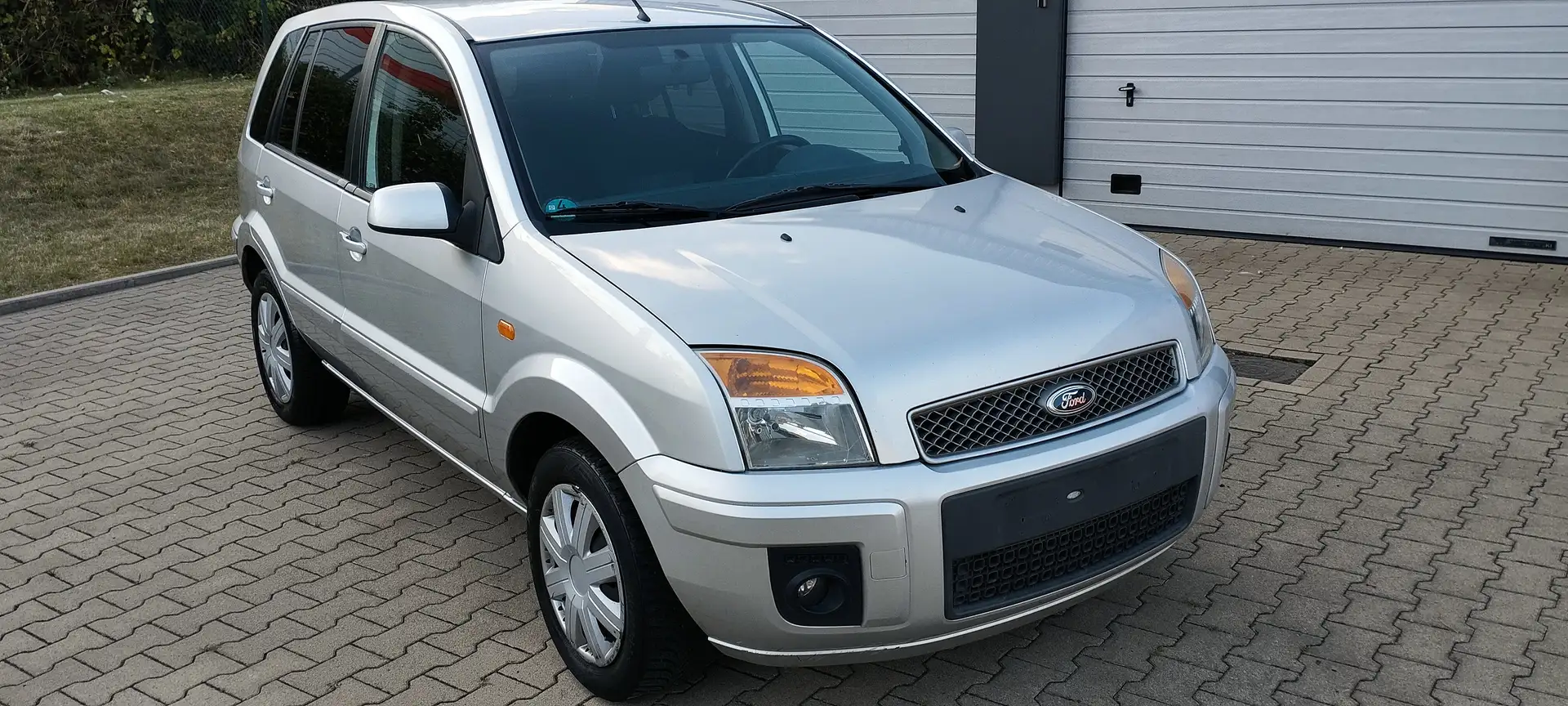 Ford Fusion Fusion 1.4 TDCI Style aus 2 Hand mit TÜV Klima Silber - 2