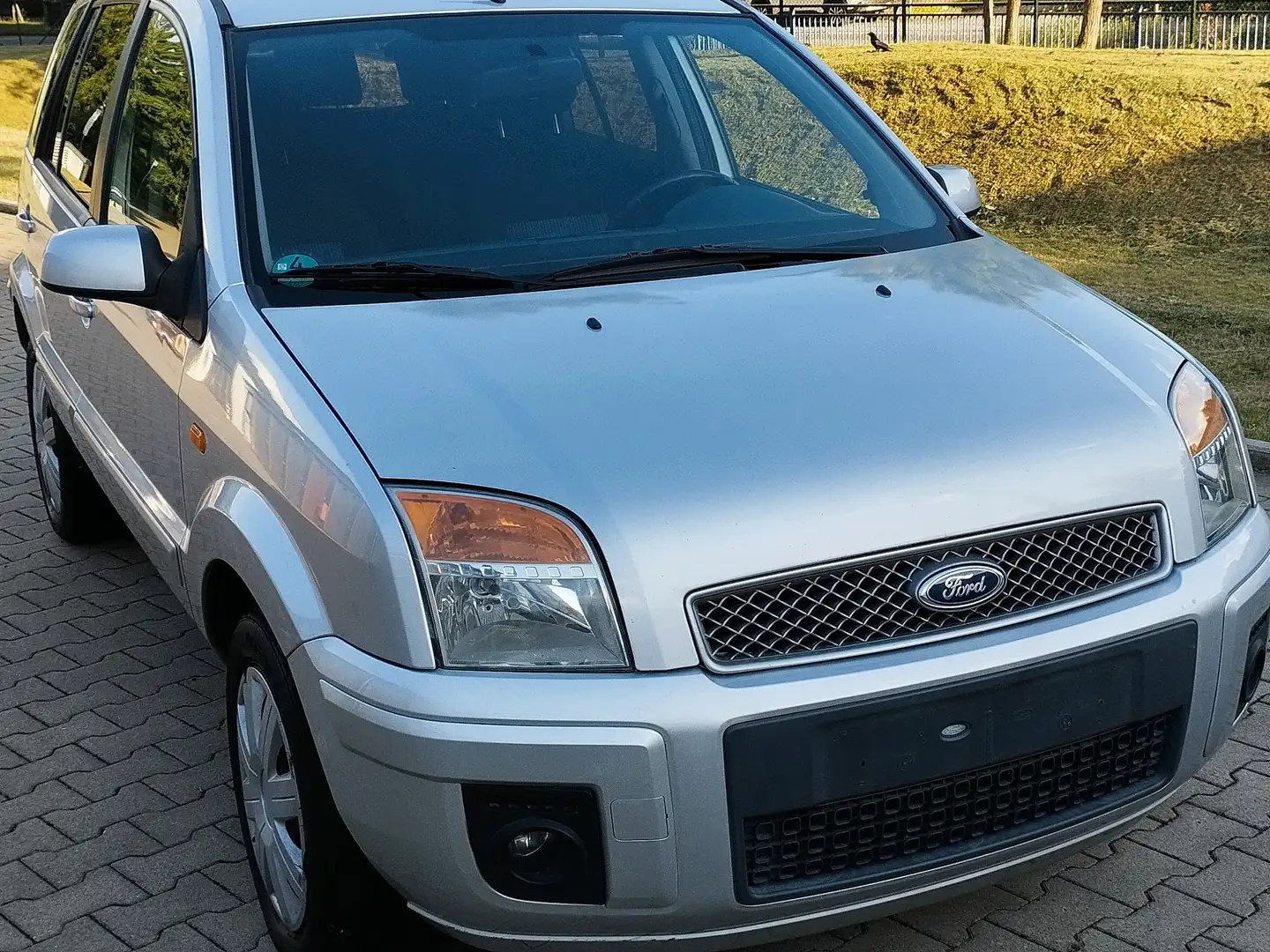 Ford Fusion Fusion 1.4 TDCI Style aus 2 Hand mit TÜV Klima Silber - 1