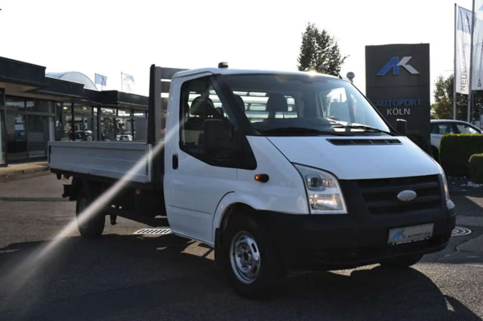 Ford Transit Weiß - 2