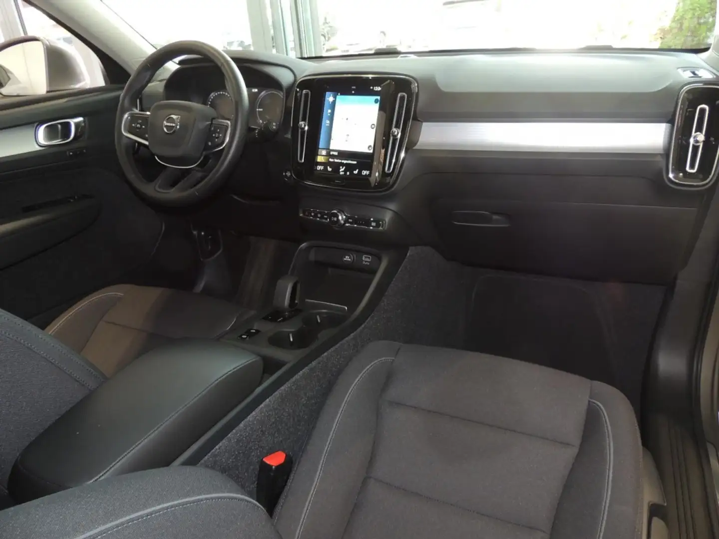 Volvo XC40 Recharge T4 Inscription Expression Klima Navi Grijs - 2