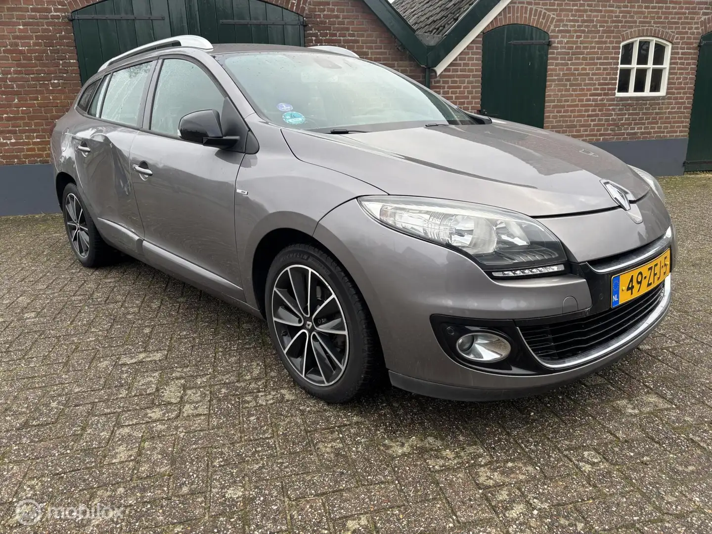 Renault Megane Estate 2.0 Bose 'LEES TEKST' AUTOMAAT NAVI CAMERA Grau - 2