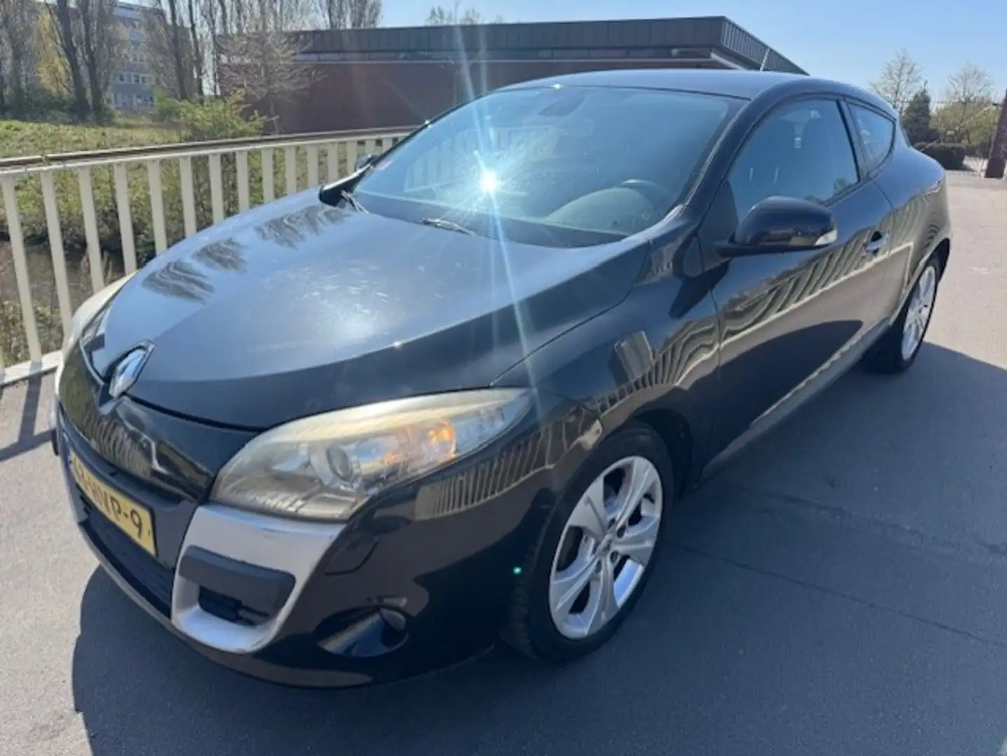 Renault Megane Coupé 1.6 Sélection Business Sport Zwart - 1