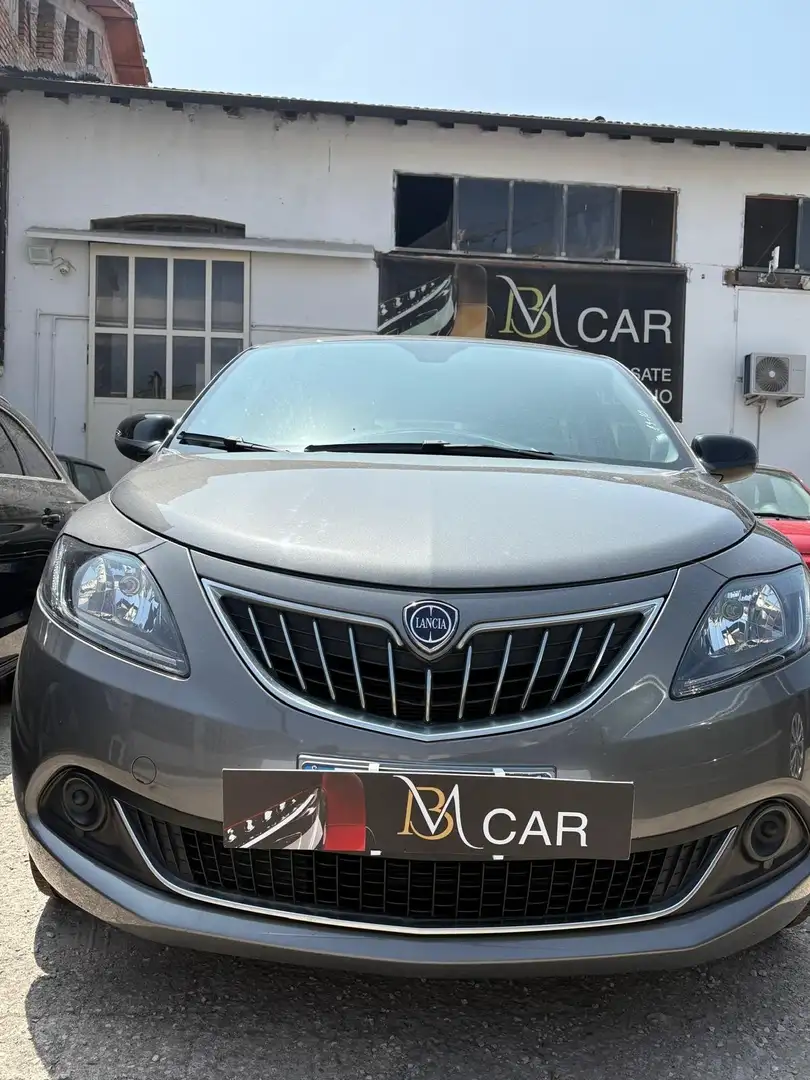 Lancia Ypsilon 1.0 firefly hybrid Silver s&s 70cv 5p.ti - 1