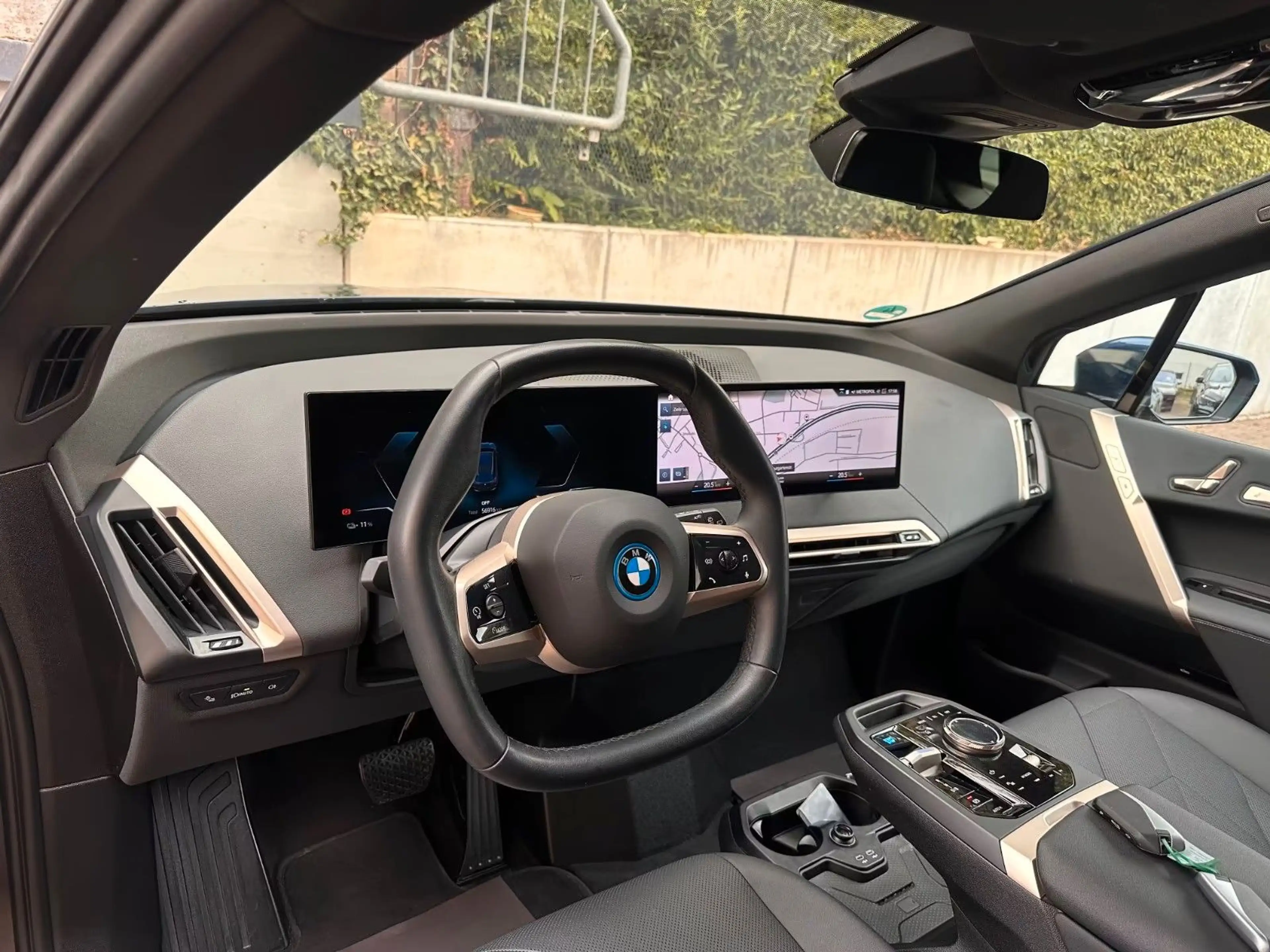 BMW iX xDrive40 M Sport PANO-SKYAHKDA-Prof360° — photo 5
