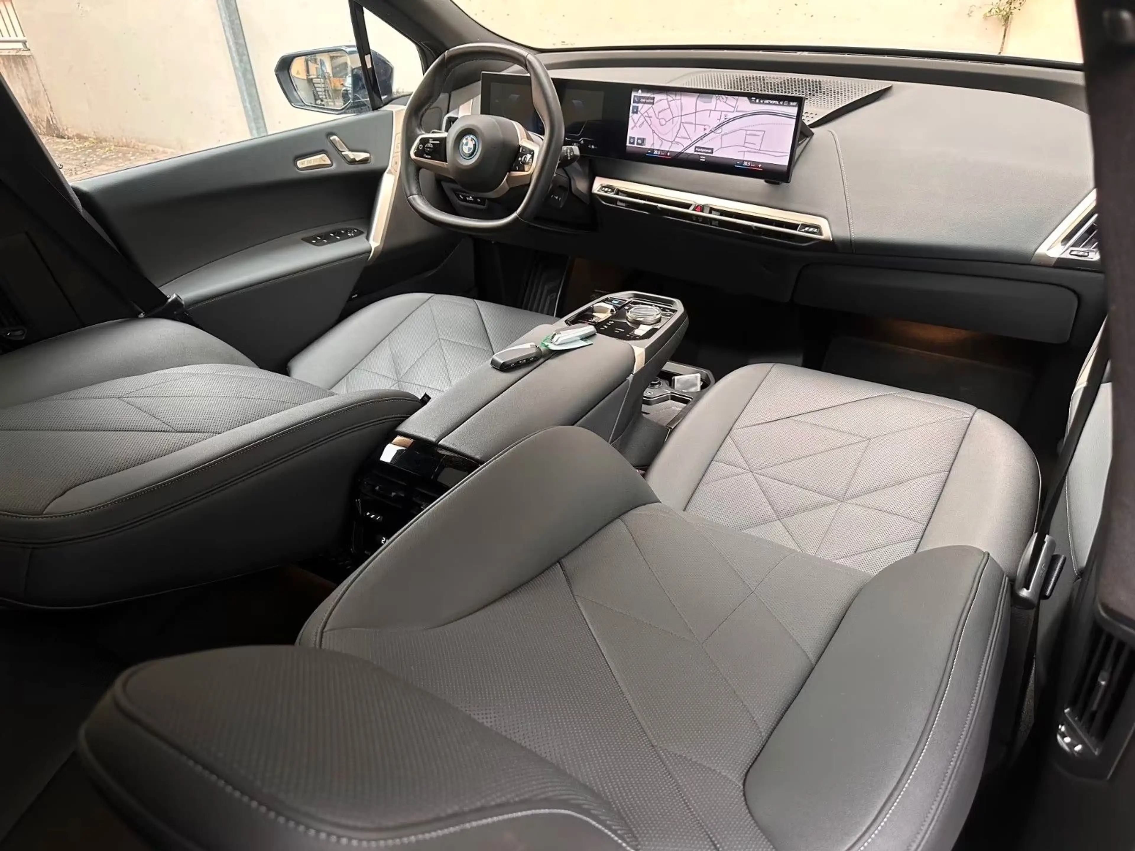 BMW iX xDrive40 M Sport PANO-SKYAHKDA-Prof360° — photo 12