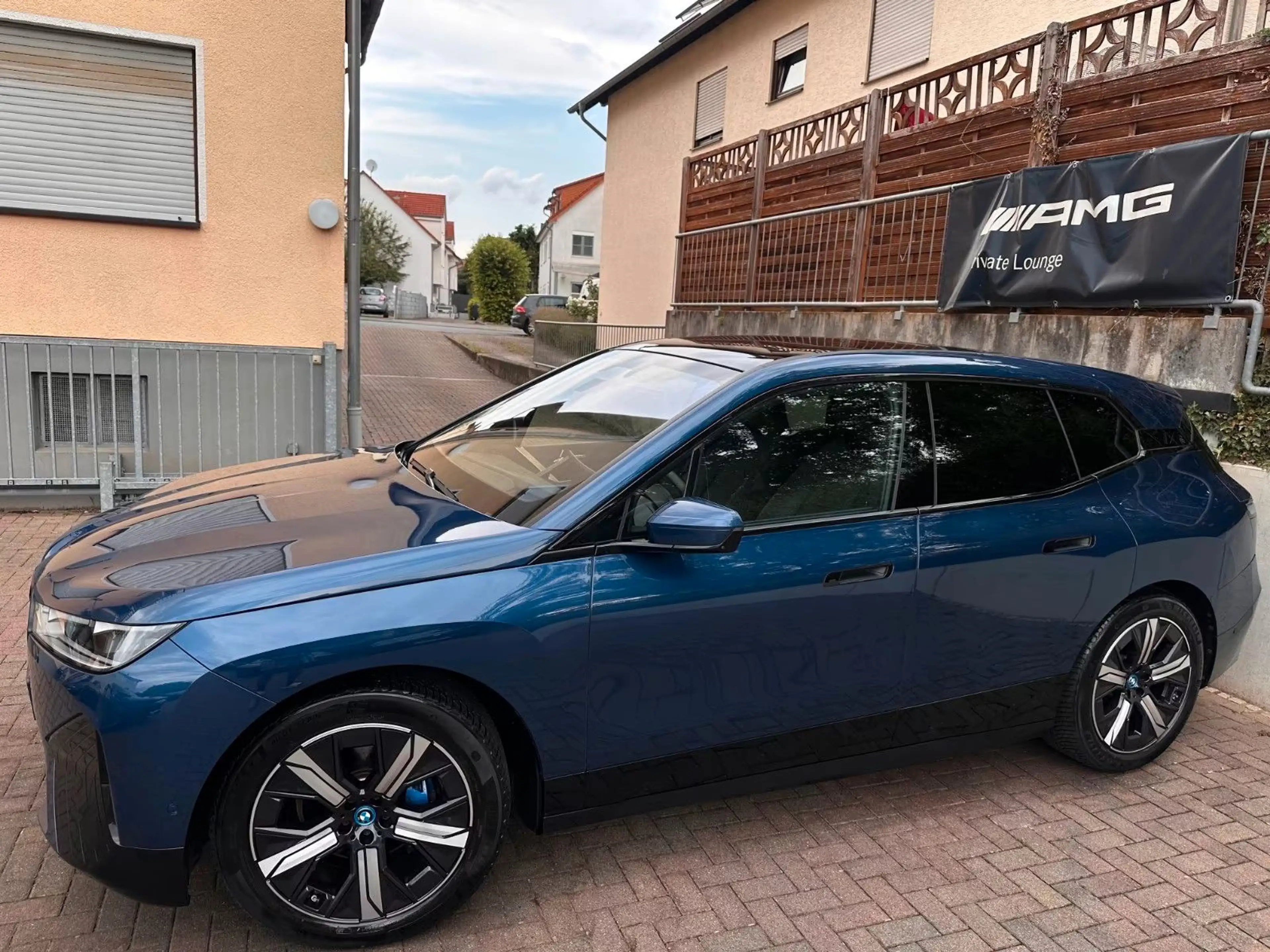 BMW iX xDrive40 M Sport PANO-SKYAHKDA-Prof360° — photo 4