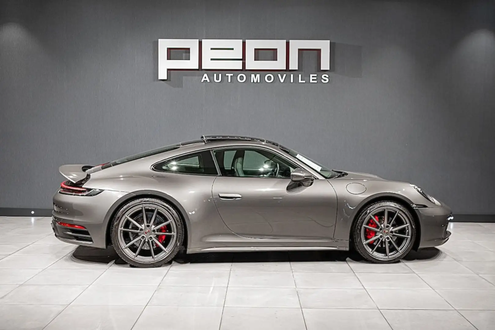 Porsche 992 Carrera Coupé PDK Gris - 2