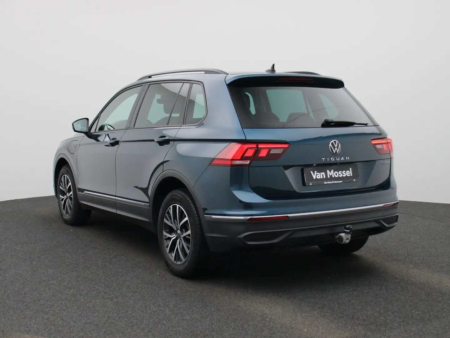Volkswagen Tiguan 1.4 TSI eHybrid Life Business 245 PK | Automaat | Blauw - 2