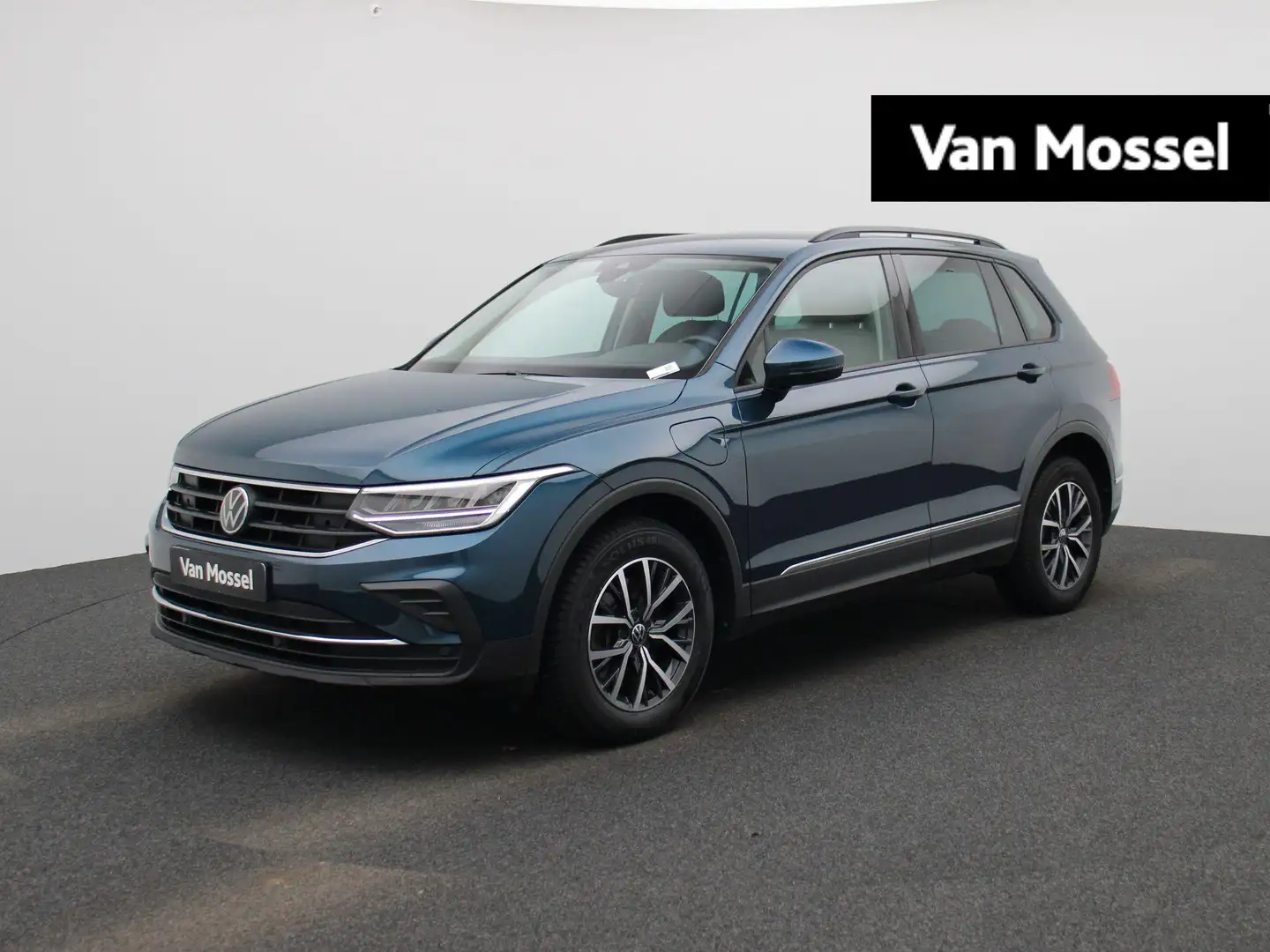 Volkswagen Tiguan 1.4 TSI eHybrid Life Business 245 PK | Automaat | Blauw - 1