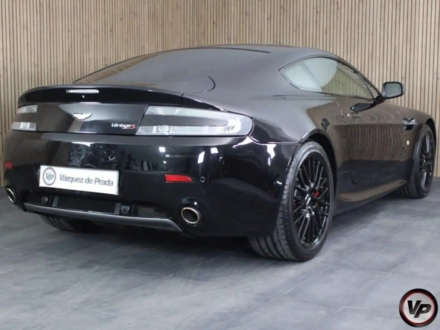 Aston Martin Vantage Negro - 2