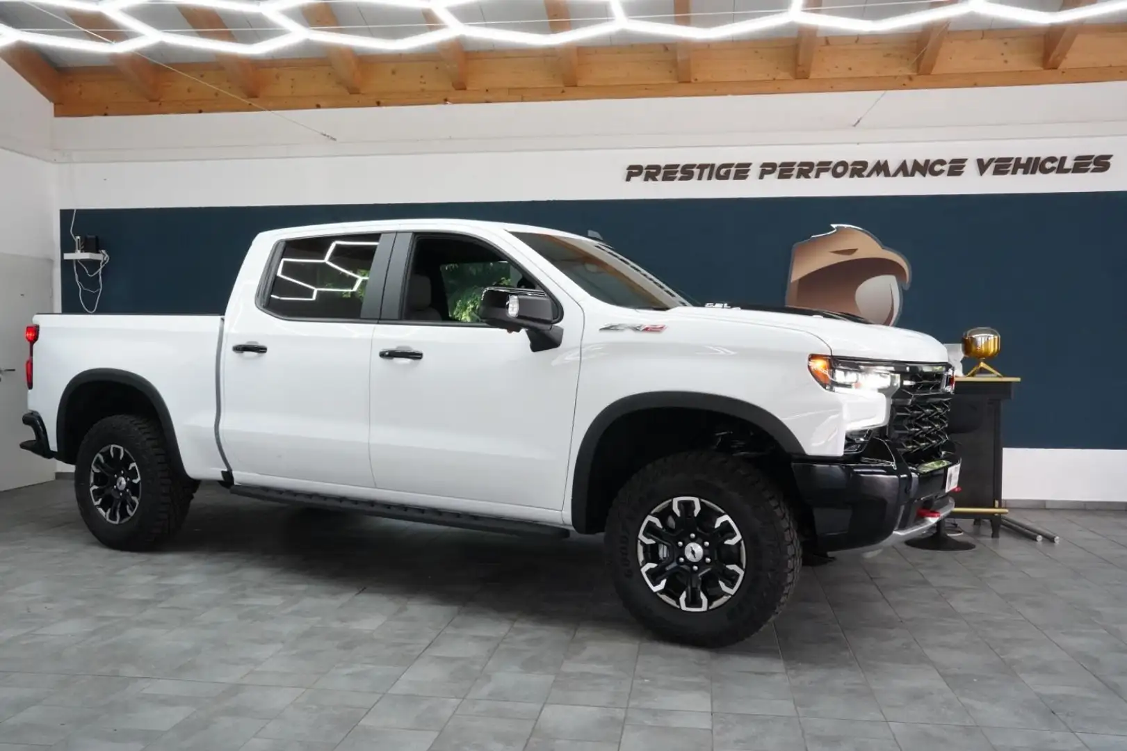 Chevrolet Silverado ZR2 MY25 6.2L. V8 426 PS LPG Weiß - 2