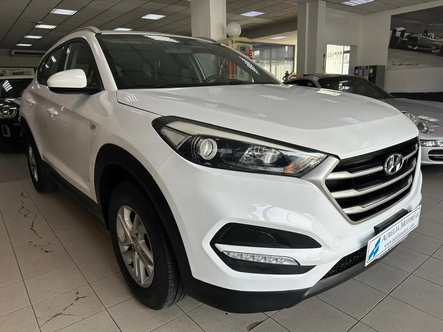 Hyundai TUCSON Tucson 1.7 crdi Comfort 2wd 115cv PERFETTA!!! Bianco - 2