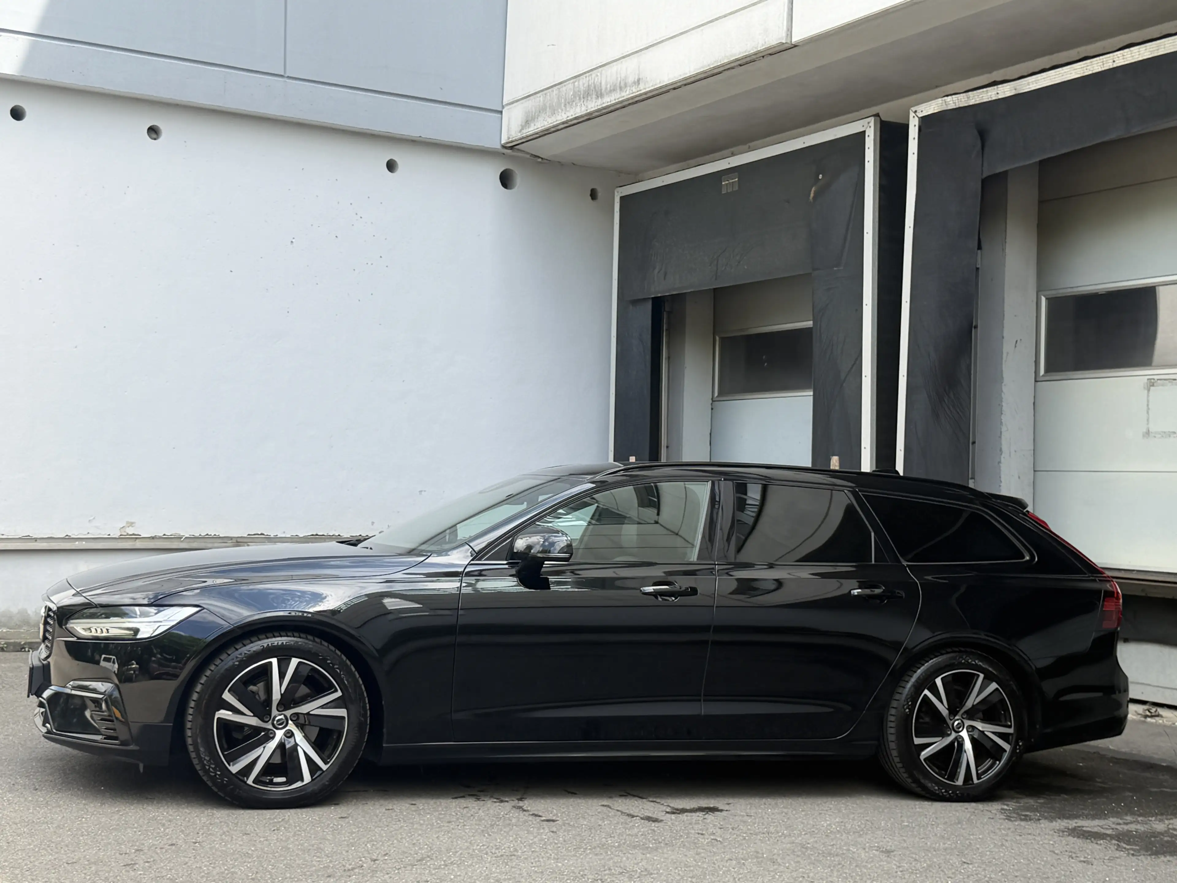 Volvo V90 R Design AWD LED ACC Virtual Pano Head-Up — photo 3