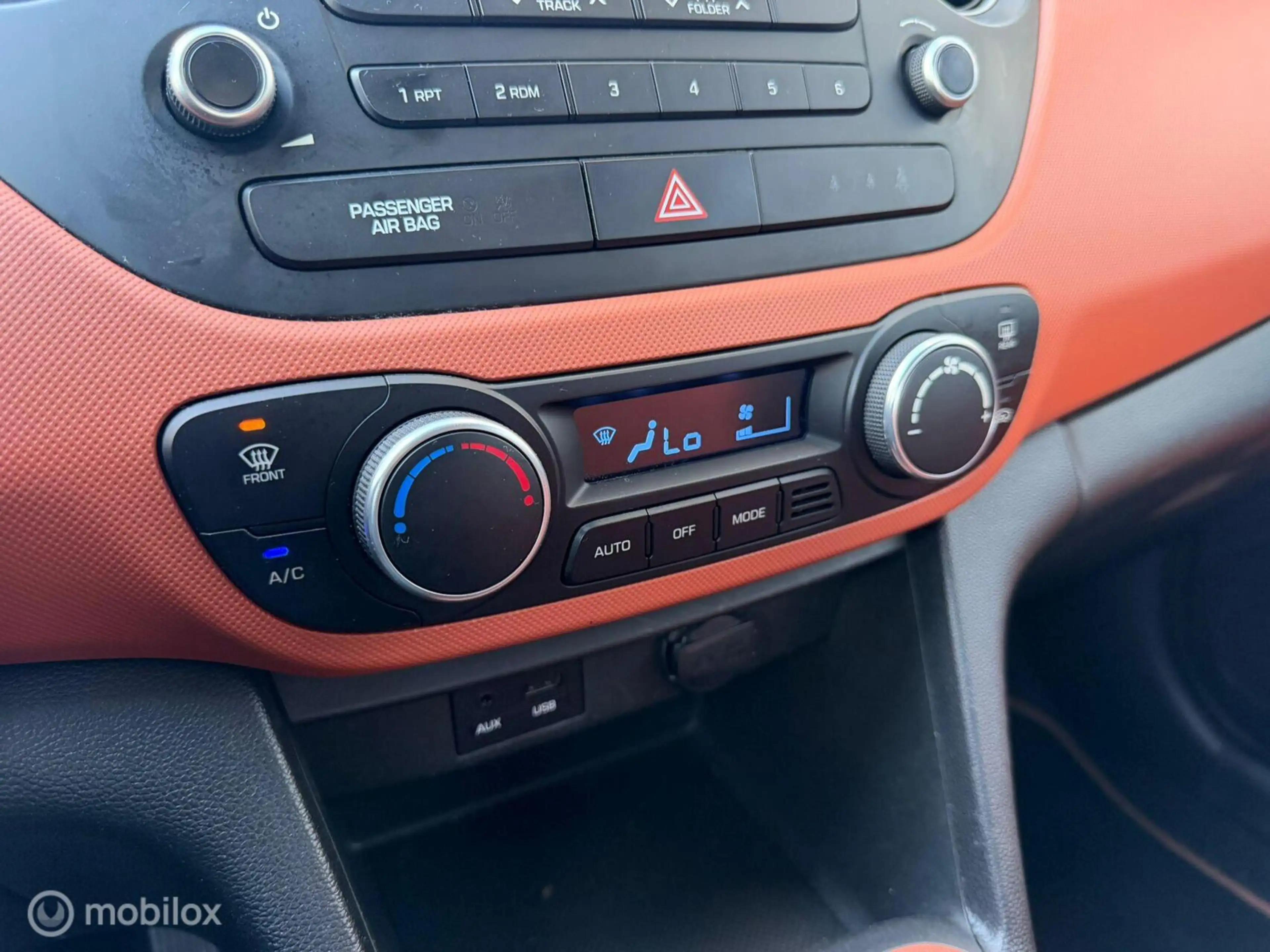Hyundai i10 1.0i i-Motion Comfort Plus Airco Clima Weinig KM — photo 9