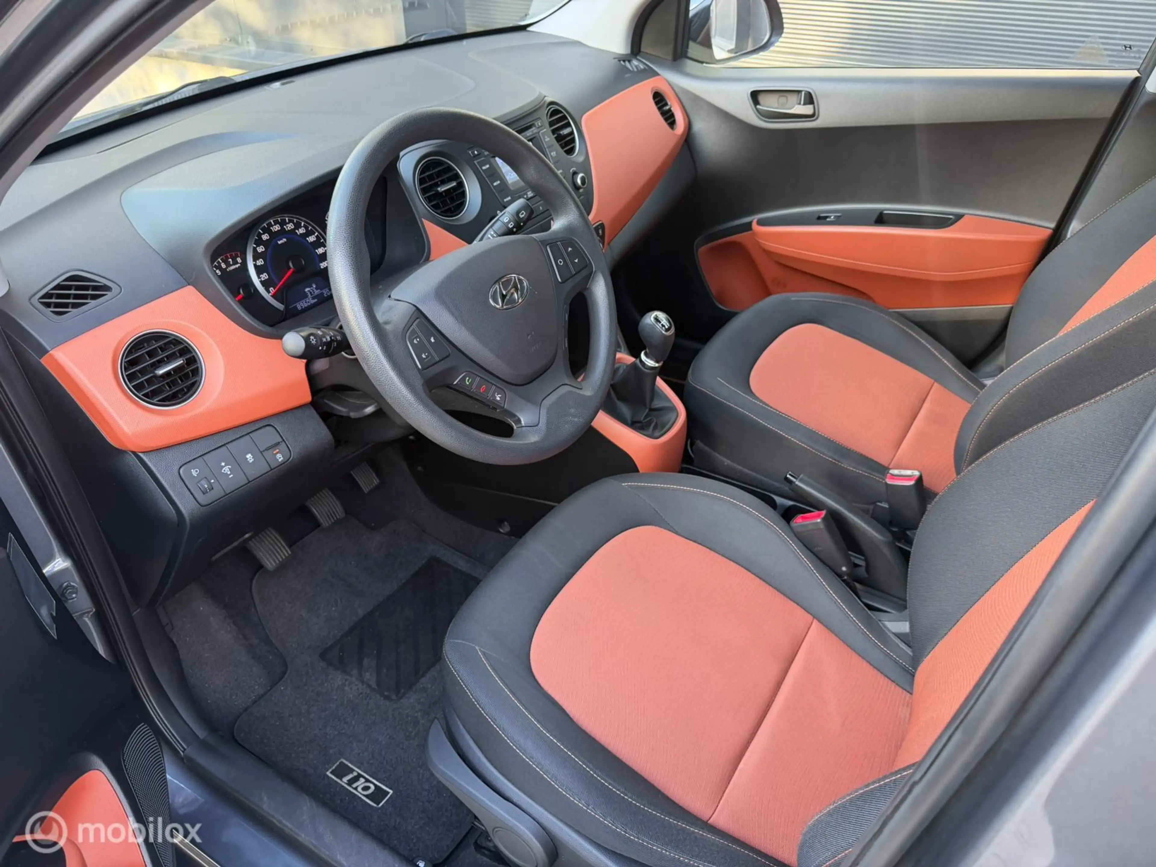 Hyundai i10 1.0i i-Motion Comfort Plus Airco Clima Weinig KM — photo 6