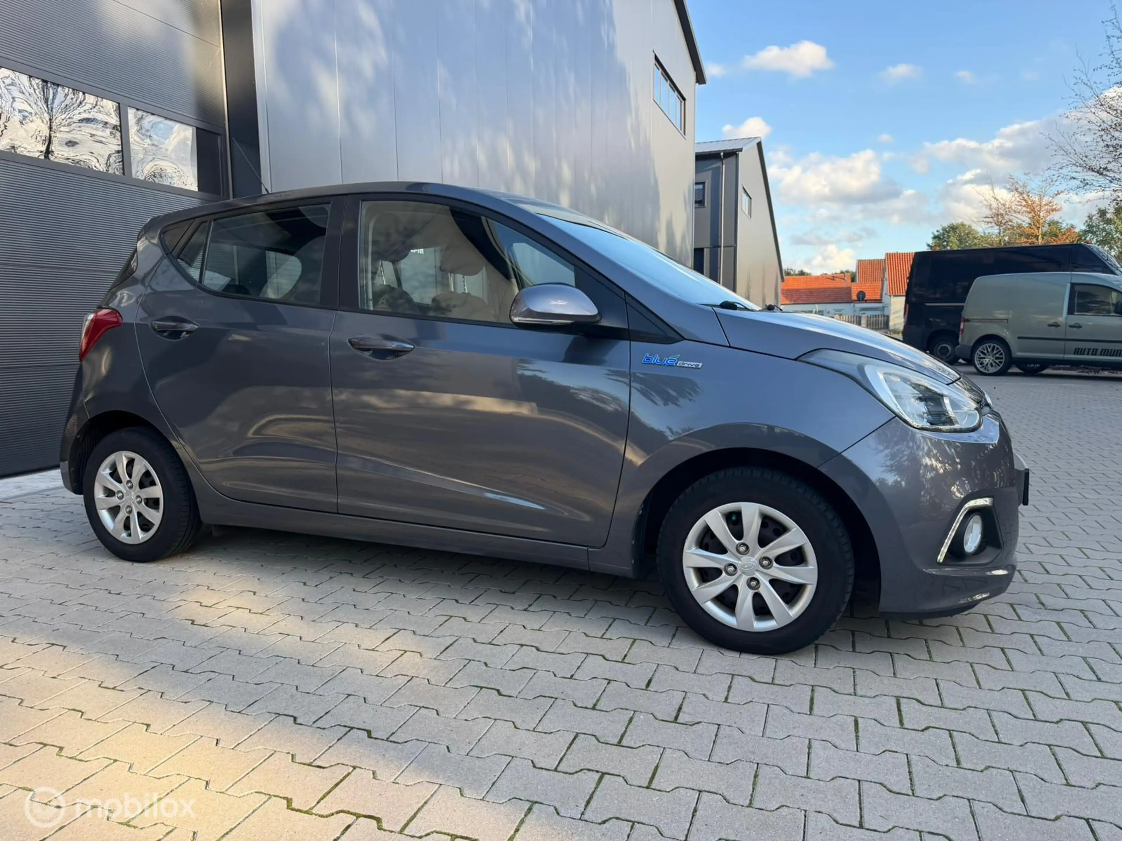 Hyundai i10 1.0i i-Motion Comfort Plus Airco Clima Weinig KM — photo 3