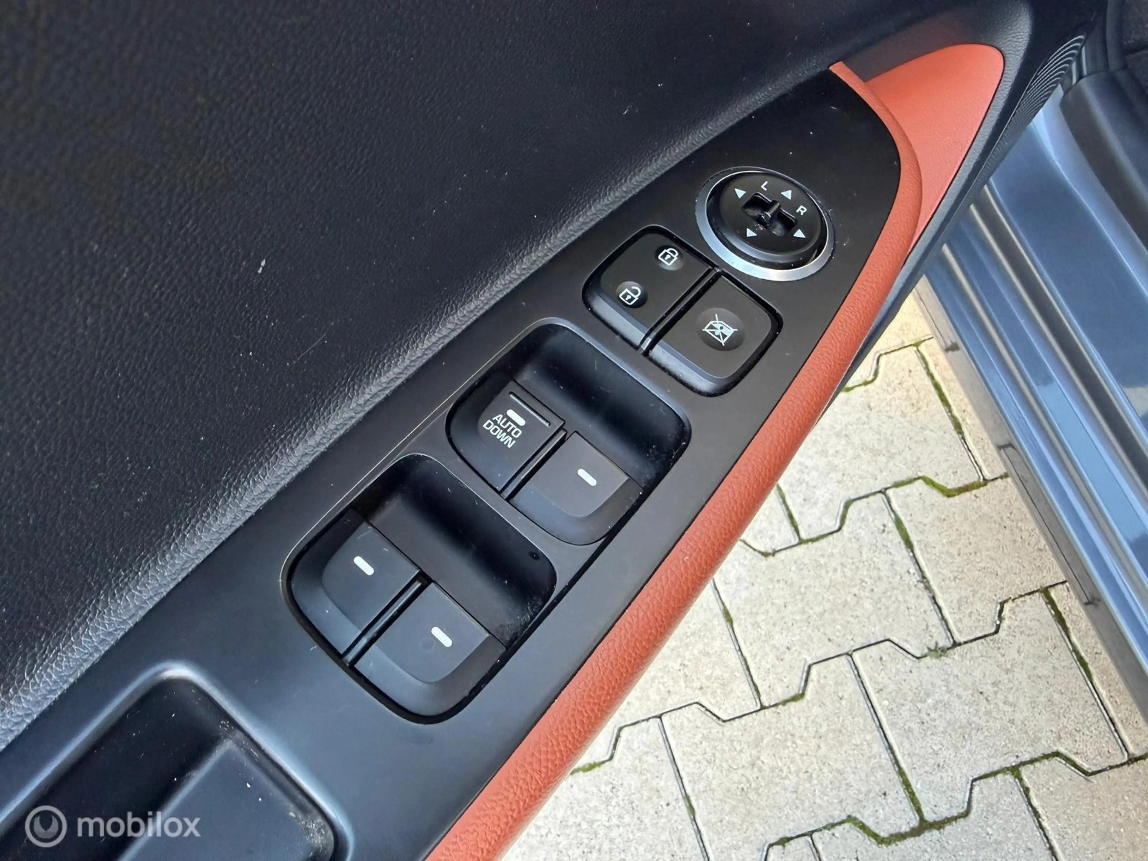 Hyundai i10 1.0i i-Motion Comfort Plus Airco Clima Weinig KM — photo 15