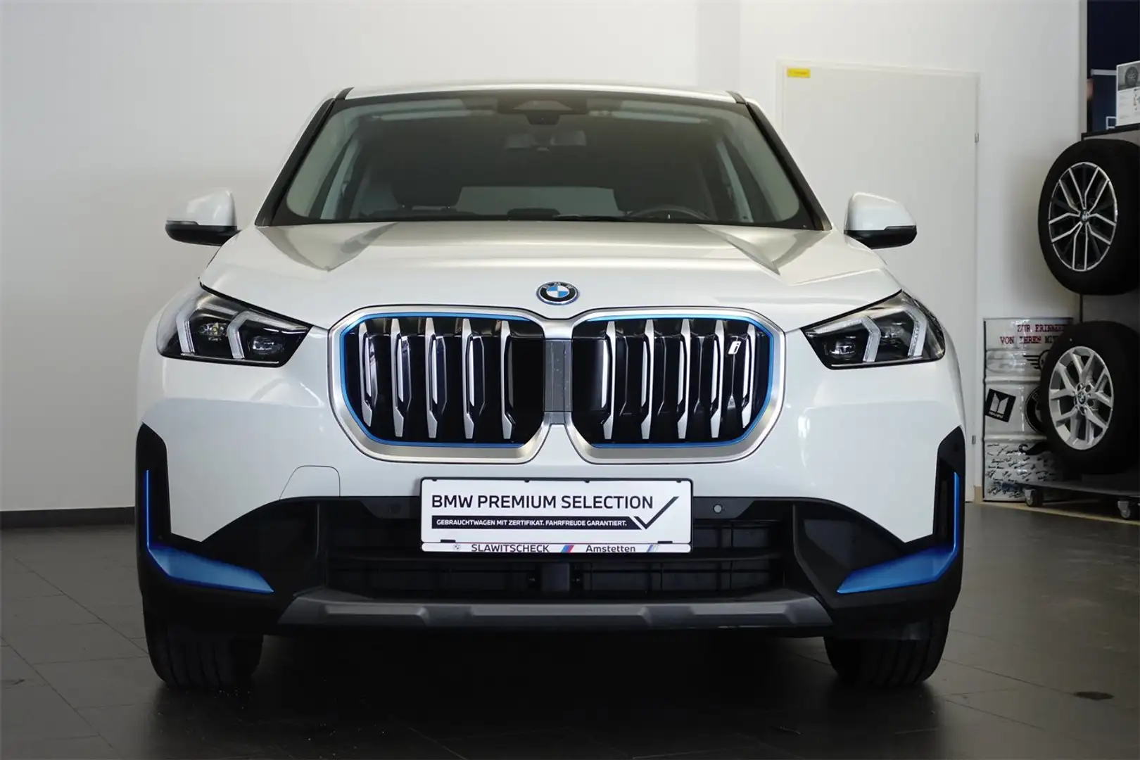 BMW iX1 iX1 xDrive30 Blanc - 2