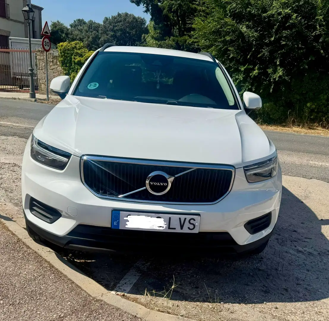 Volvo XC40 T2 Momentum Core Aut. - 1