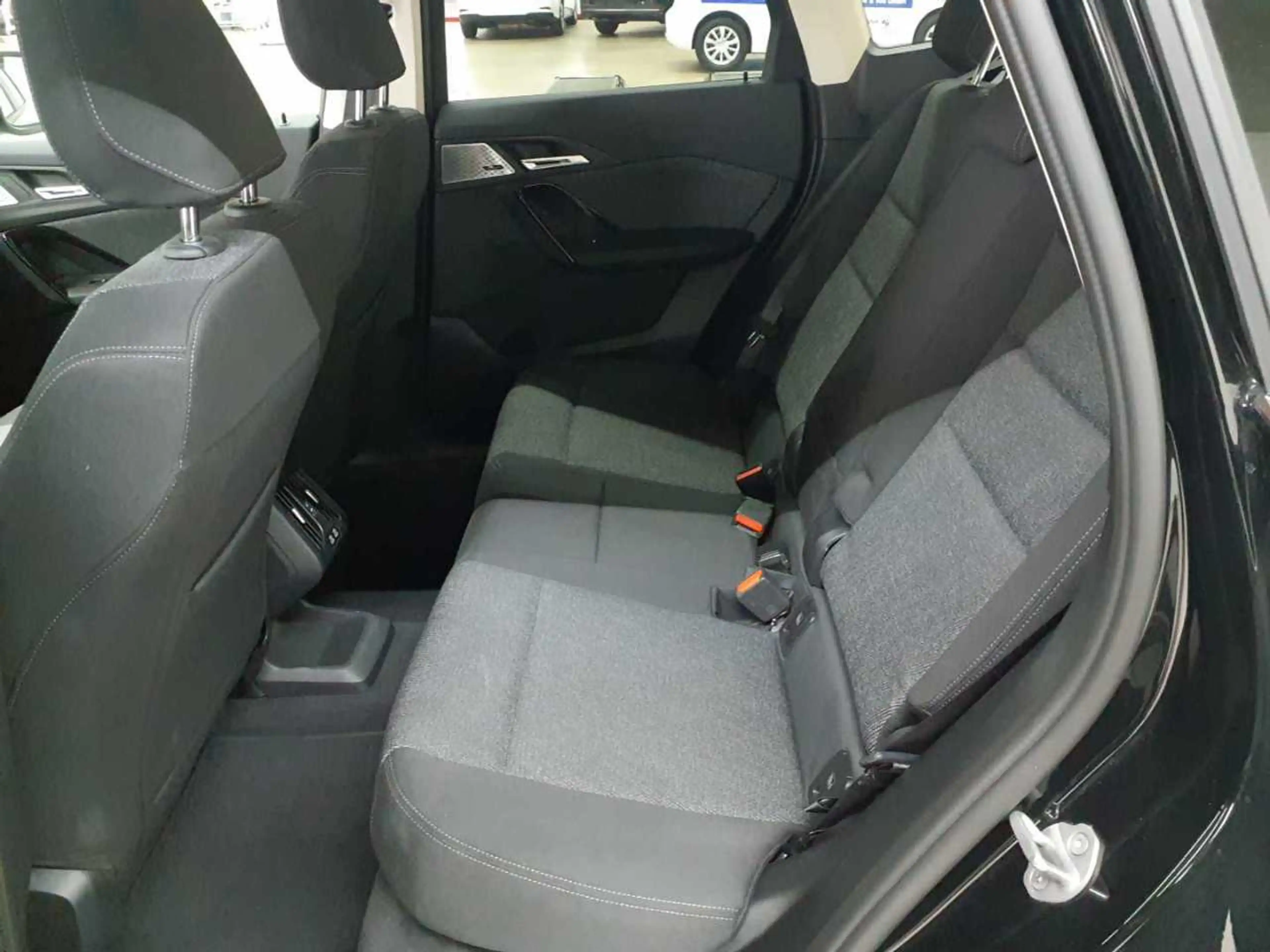 BMW iX1 iX1 xDrive30 Navi H&K SHZ HuD — photo 14