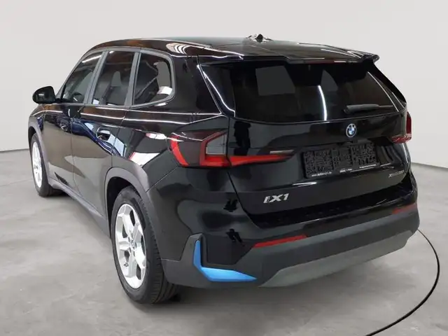 BMW iX1 view 5