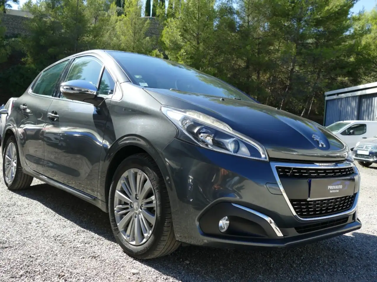 Peugeot 208 208 — photo 10