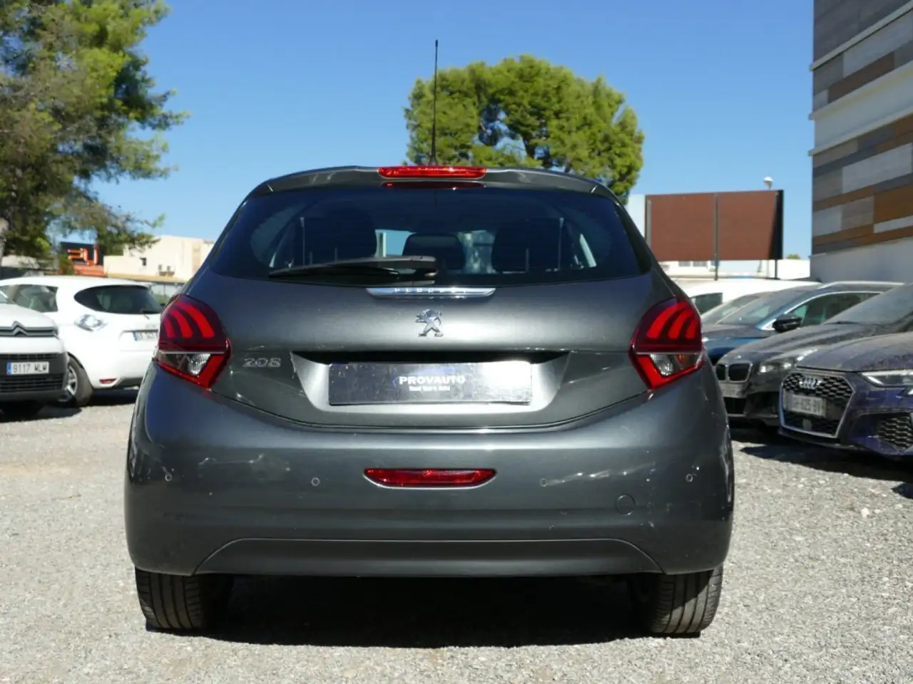 Peugeot 208 208 — photo 6