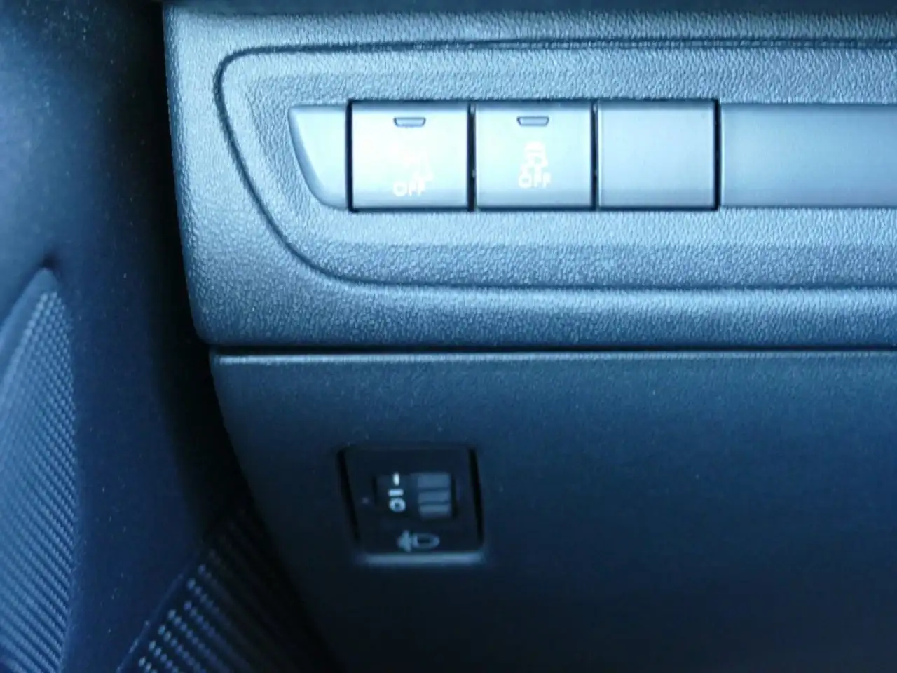 Peugeot 208 208 — photo 20