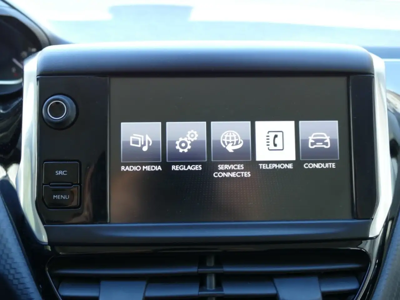 Peugeot 208 208 — photo 26