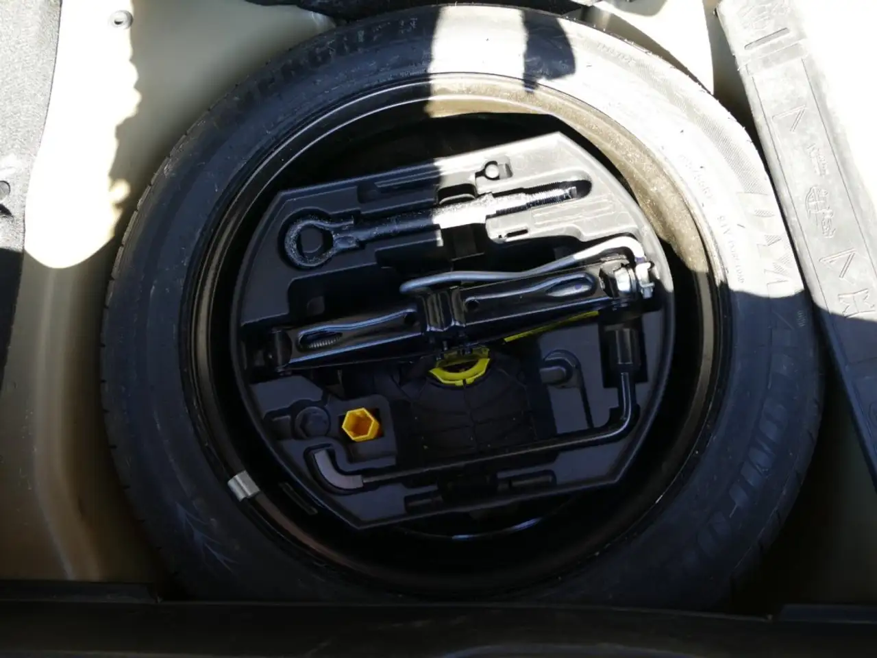 Peugeot 208 208 — photo 18