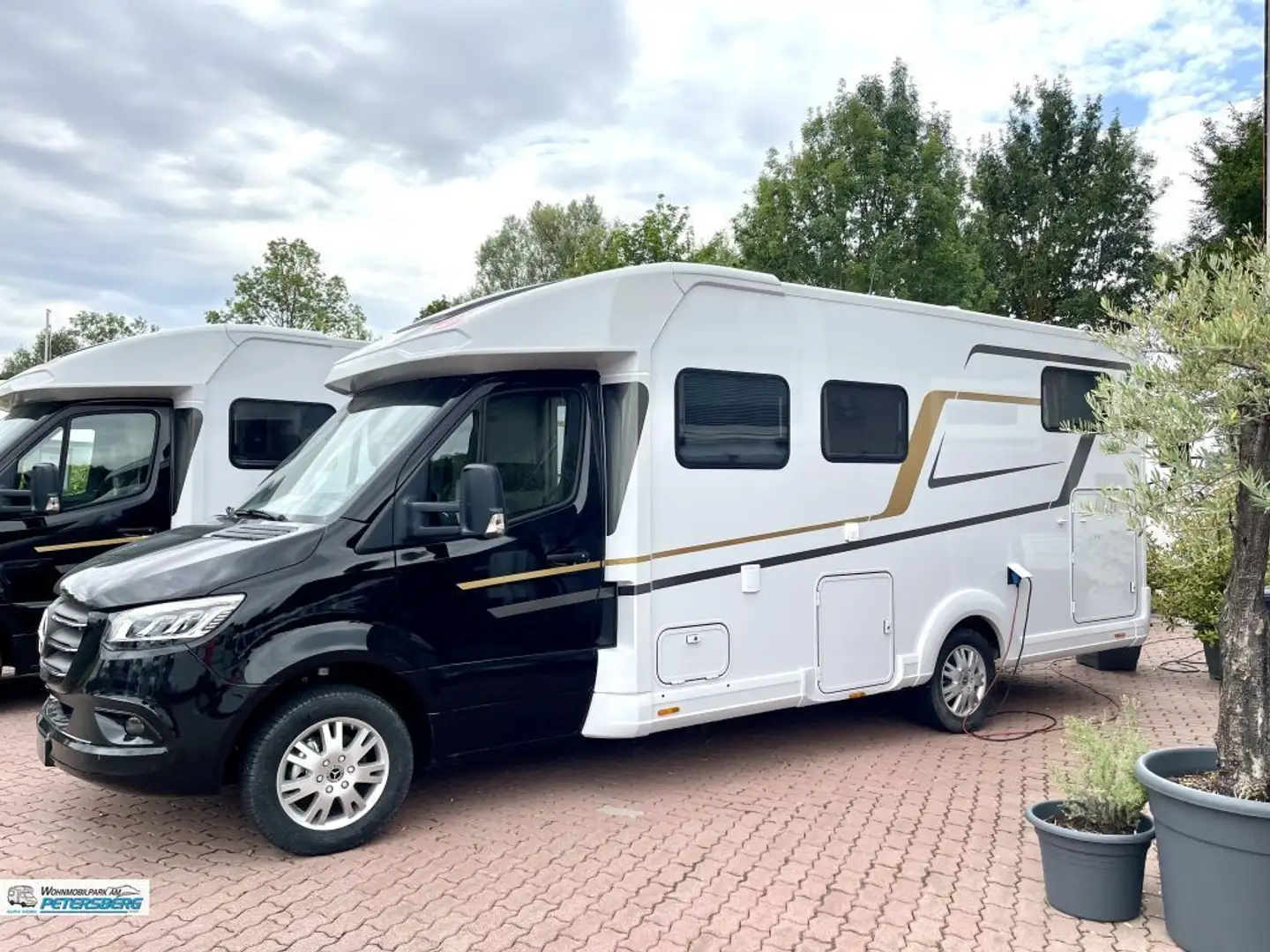 Euramobil Profila T 726 EB 170 PS * Automatik * Mercedes Schwarz - 1