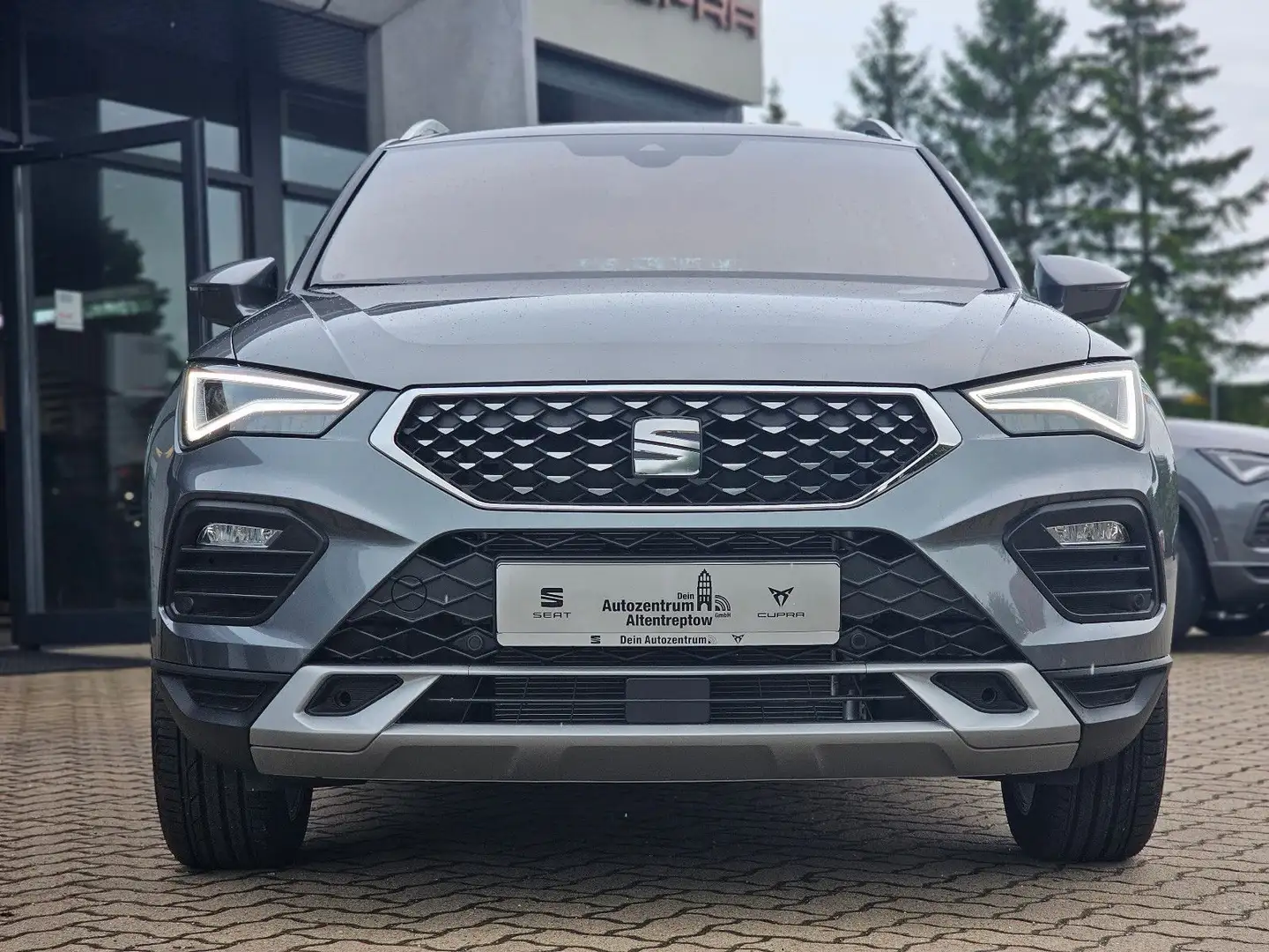 SEAT Ateca 1.5 TSI Xperience DSG, ACC, NAVI Grau - 2