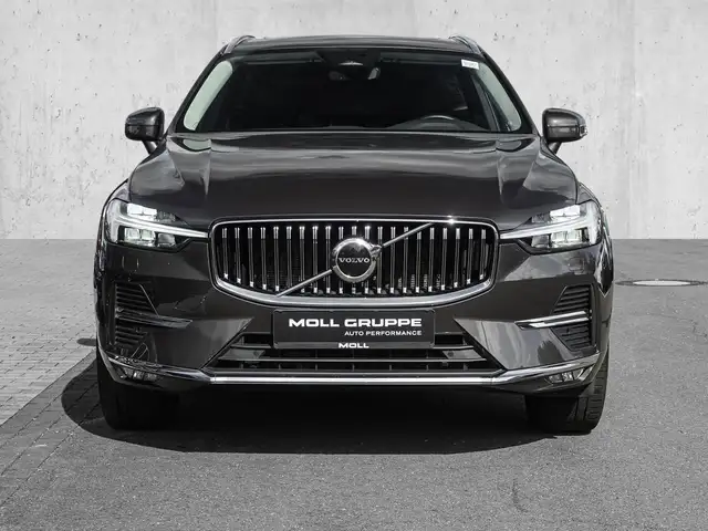 Volvo XC60 view 3