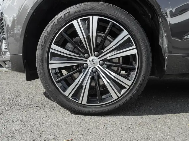 Volvo XC60 view 7