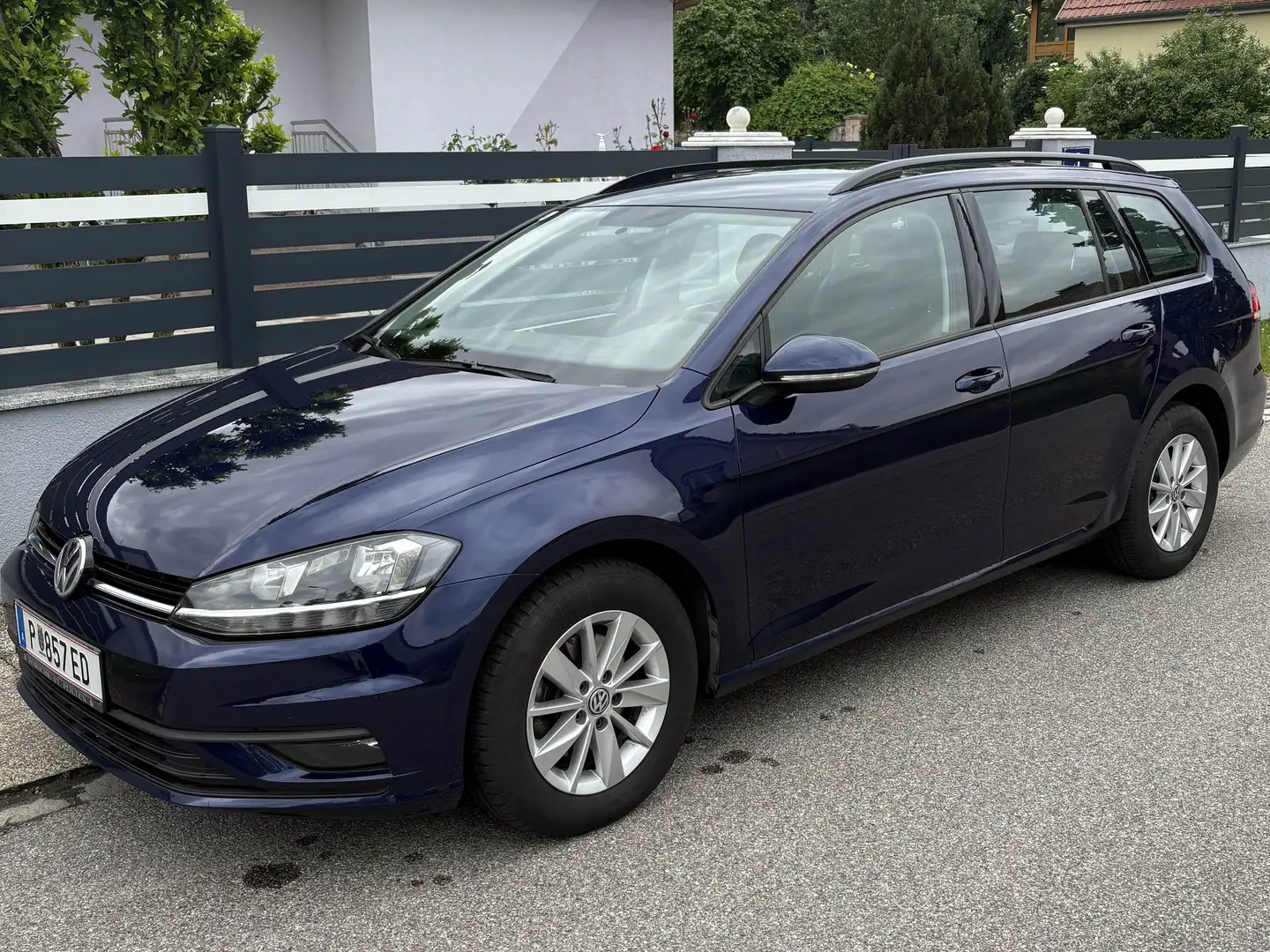 Volkswagen Golf Variant Golf Variant 1,6 TDI Blau - 1
