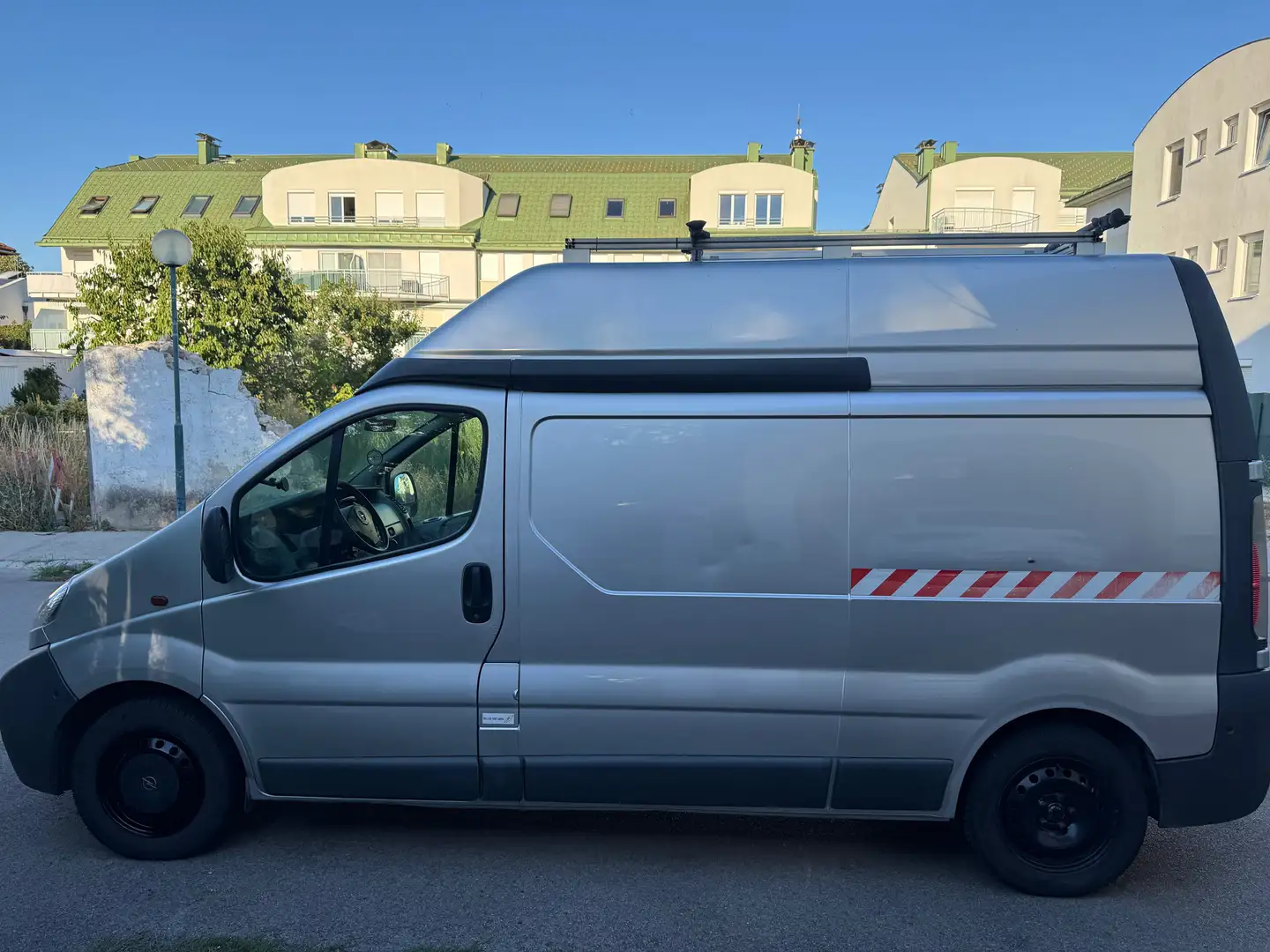 Opel Vivaro Vivaro L2H2 1,9 DTI 2,9t lang Silber - 2