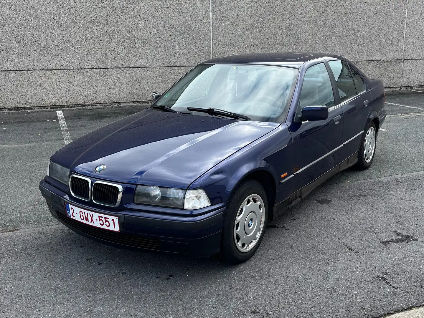 BMW 320 320i Синий - 1