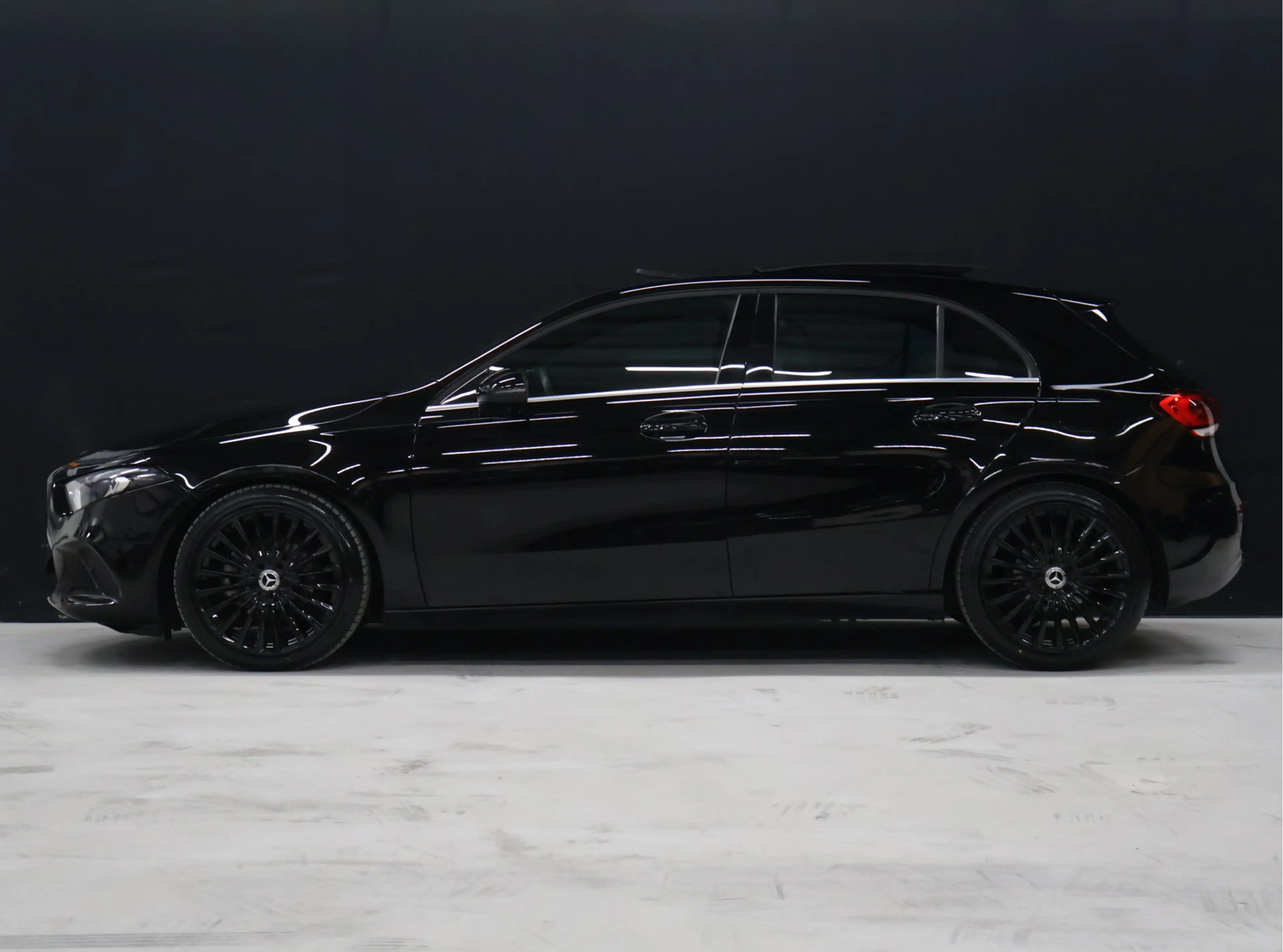 Mercedes-Benz A 180 Business Solution AMG [SCHUIFDAK, CAMERA, BLUETOOT — photo 2