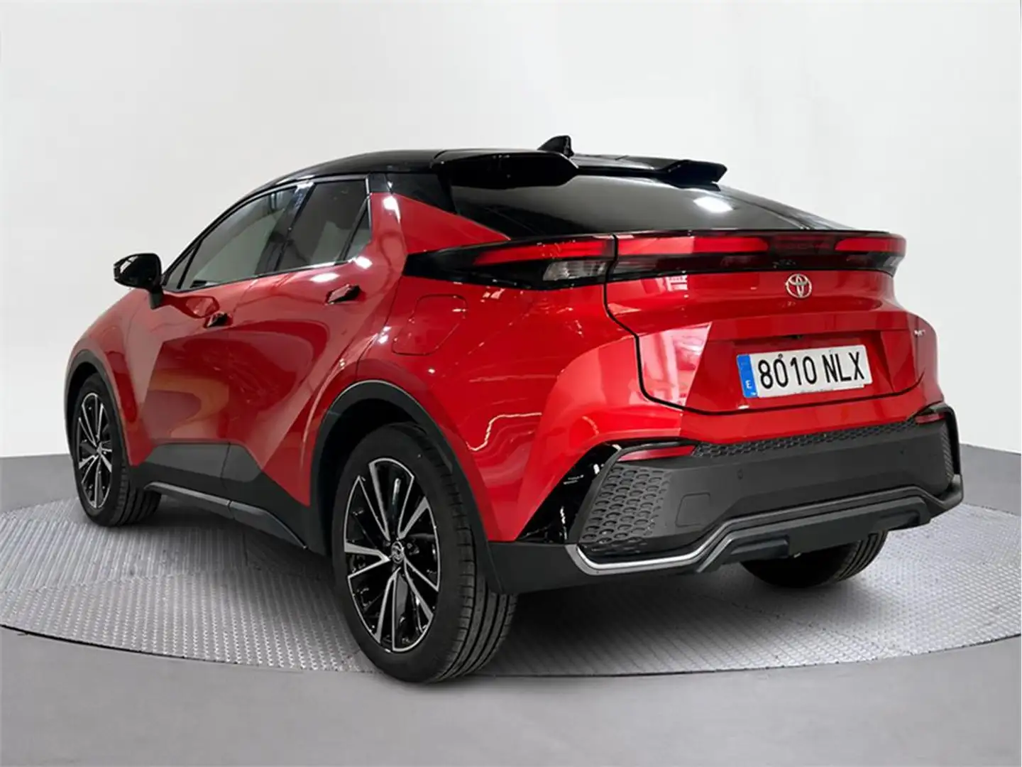 Toyota C-HR 2.0 220PH Spirit - 2