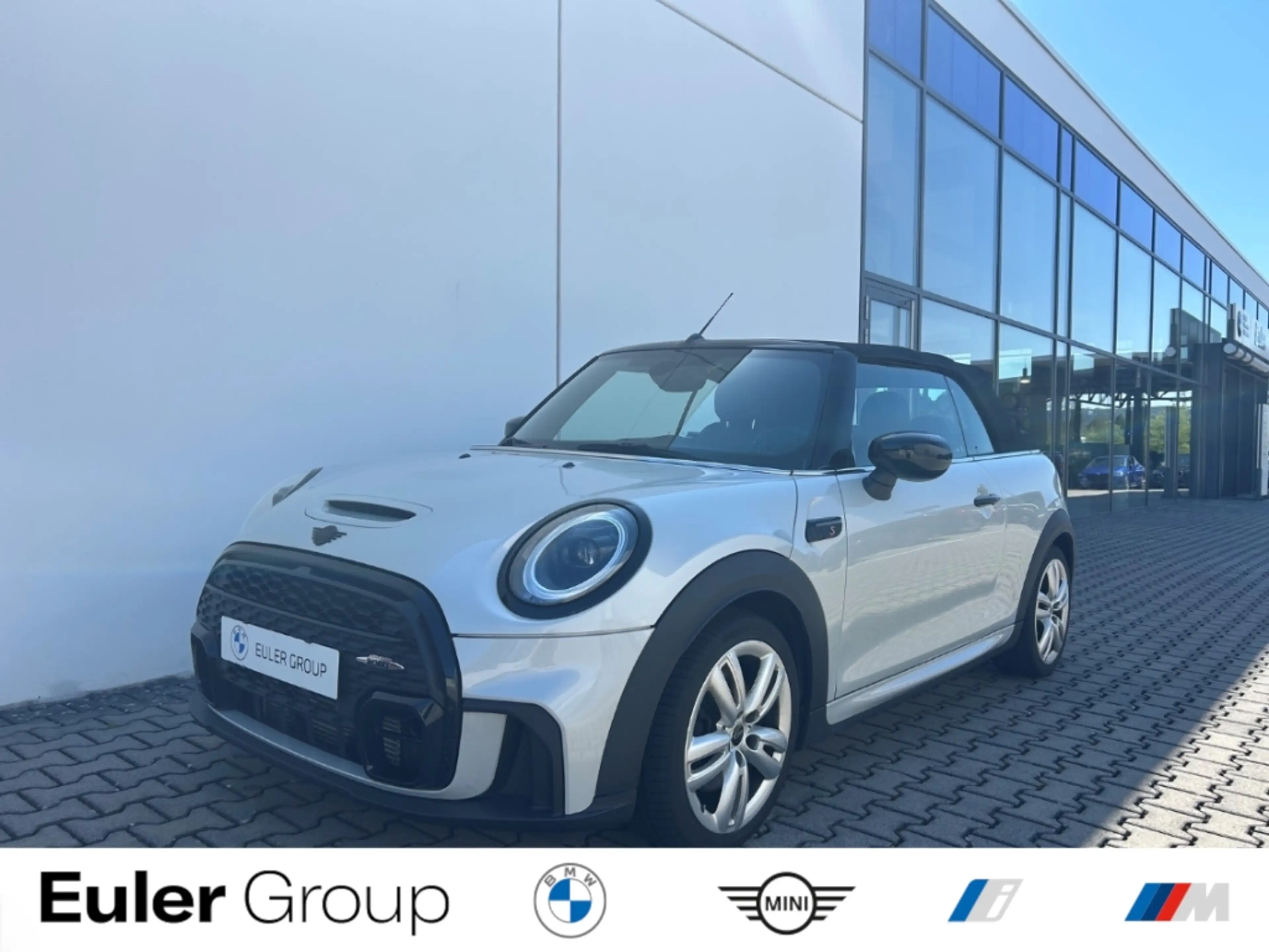 MINI Cooper S Cabrio A John Cooper Works Trim El. Verdeck AD Leder LED