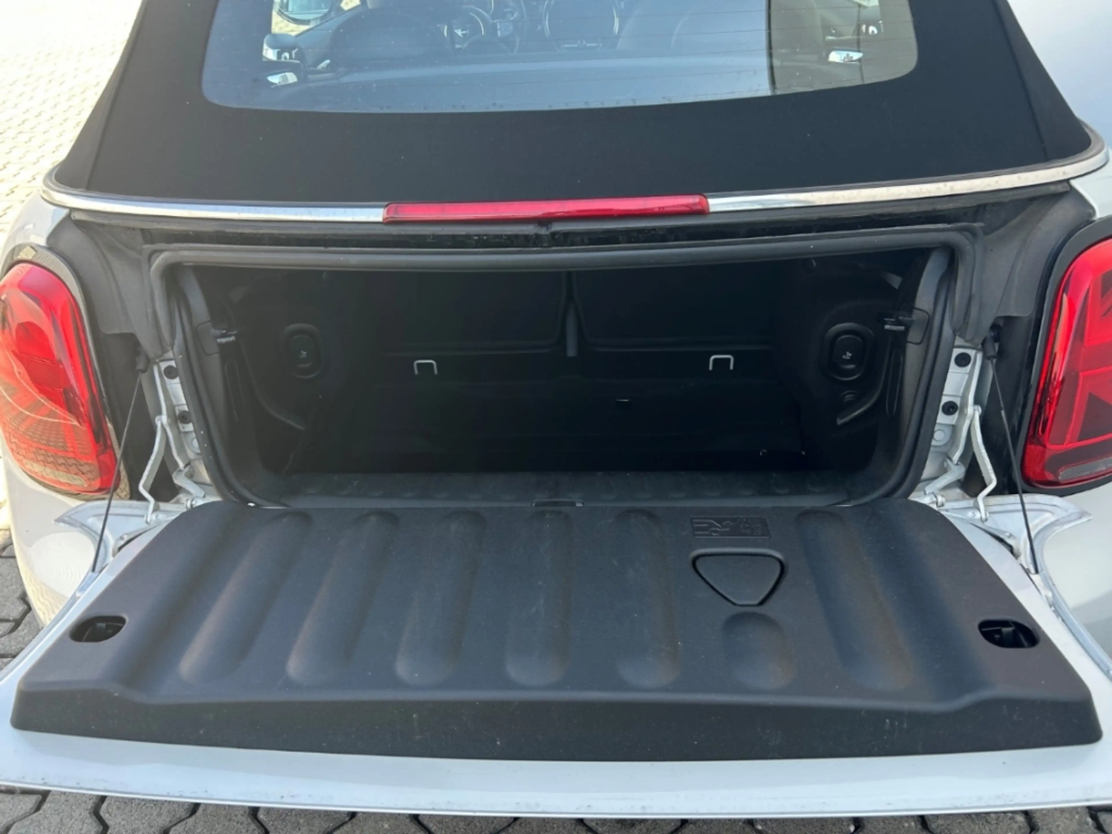 MINI Cooper S Cabrio A John Cooper Works Trim El. Verdeck AD Leder LED — photo 6