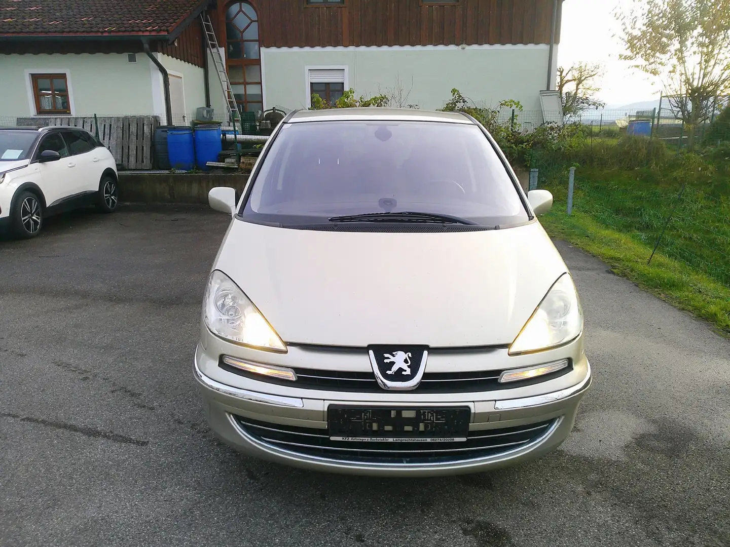Peugeot 807 2.0 HDI Premium 5 Sitzer Gelb - 2
