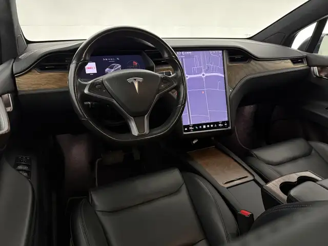 Tesla Model X view 16