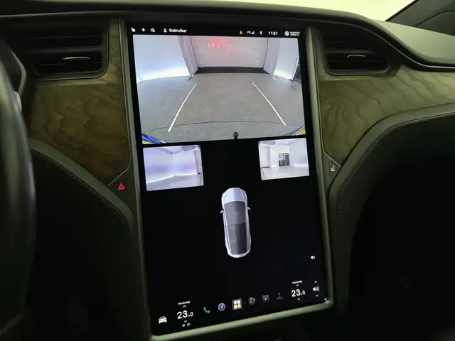 Tesla Model X view 21