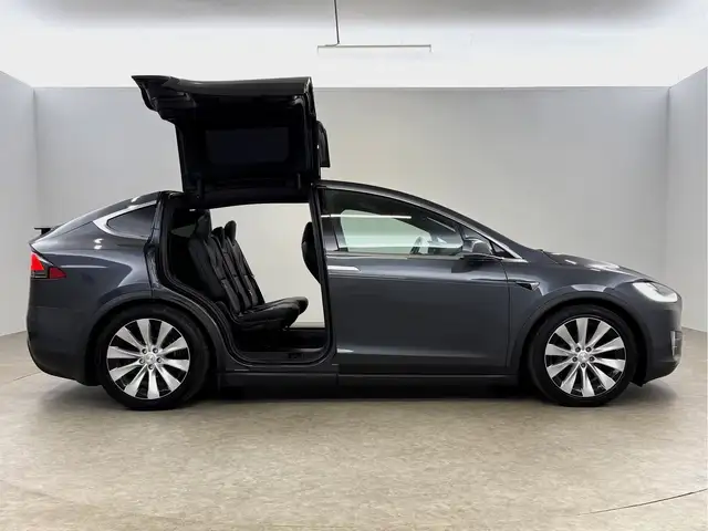 Tesla Model X view 8