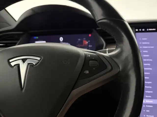 Tesla Model X view 25