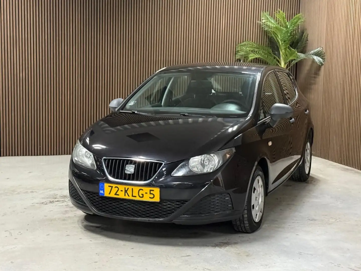 SEAT Ibiza 1.2 Club Schwarz - 2